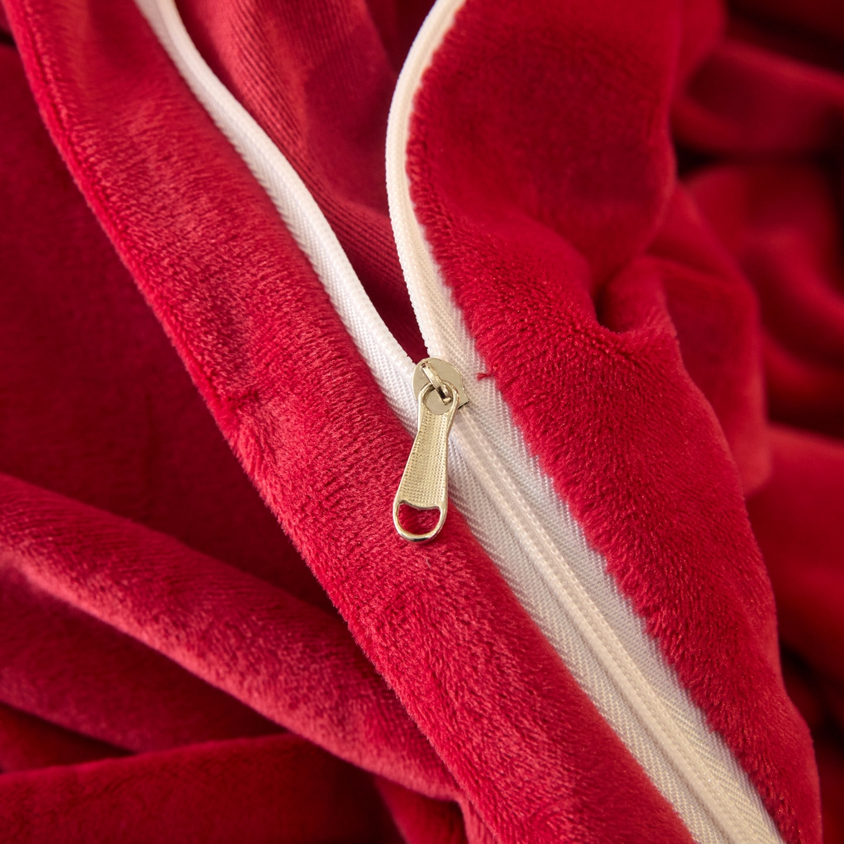 91家纺网 家纺一手货源 找家纺 如一 2025新款水晶绒刺绣四件套 银杏-中国红