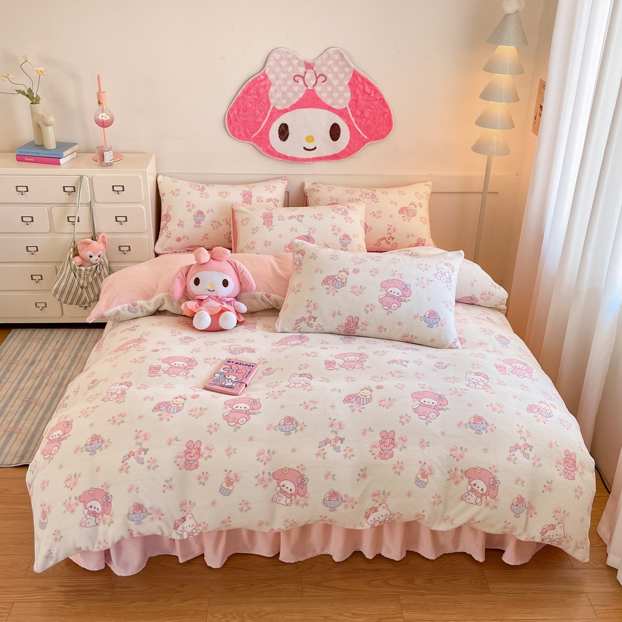 91家纺网 家纺一手货源 找家纺 摩妮卡 2025新款牛奶绒印花夹棉床盖印花四件套 甜蜜小花