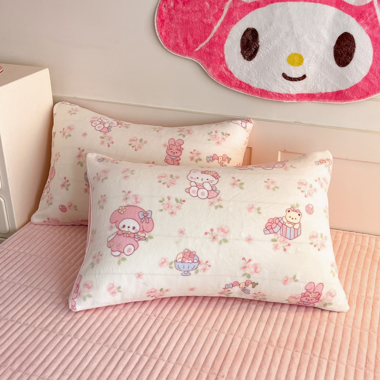 91家纺网 家纺一手货源 找家纺 摩妮卡 2025新款牛奶绒印花夹棉床盖印花四件套 甜蜜小花