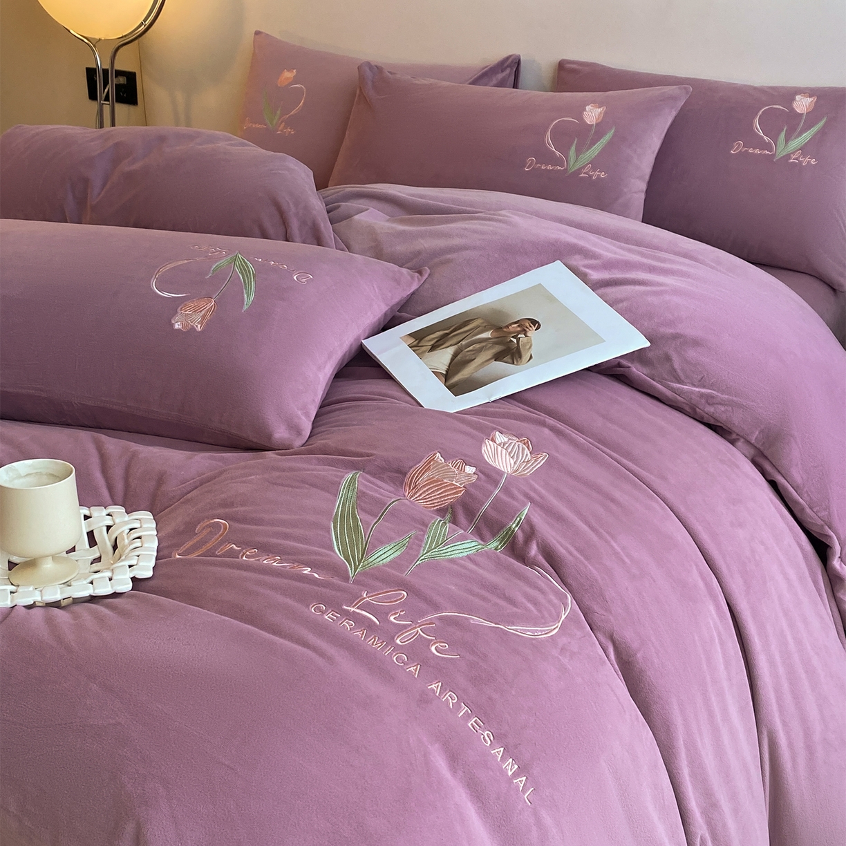 91家纺网 家纺一手货源 找家纺 如一 2025新款水晶绒刺绣四件套 郁金香-安娜紫