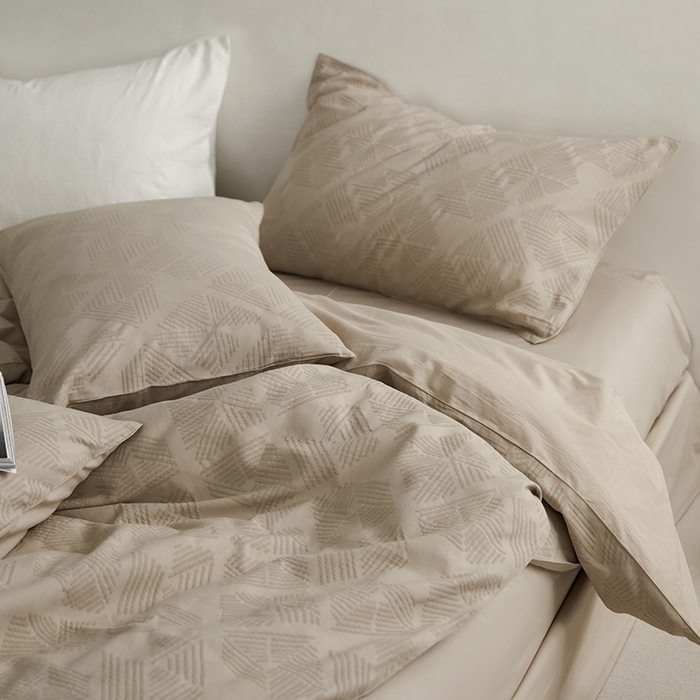 91家纺网 家纺一手货源 找家纺 宜代光年 2025新款三层纱60s水洗棉提花系列四件套 卡曼