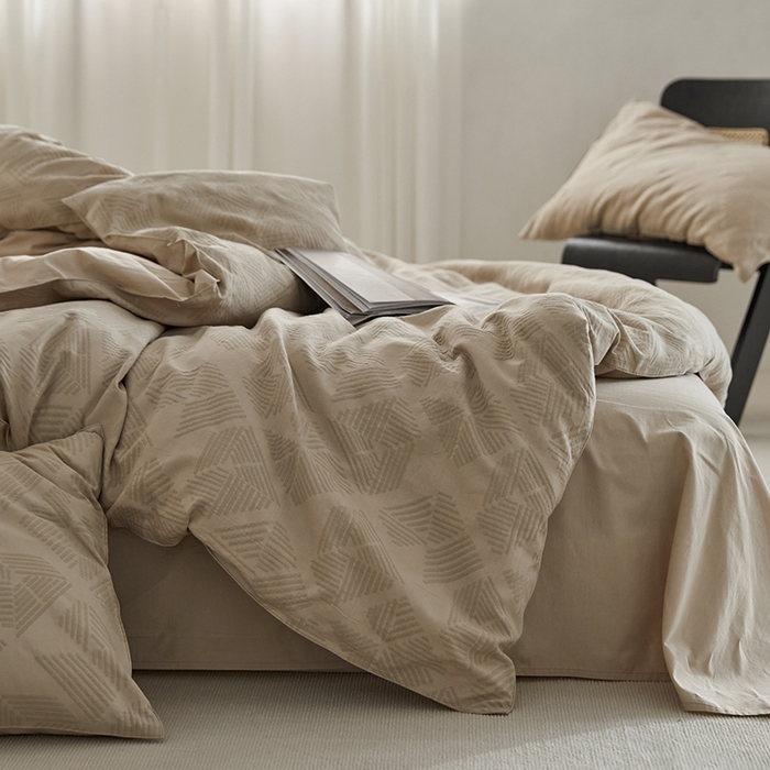 91家纺网 家纺一手货源 找家纺 宜代光年 2025新款三层纱60s水洗棉提花系列四件套 卡曼