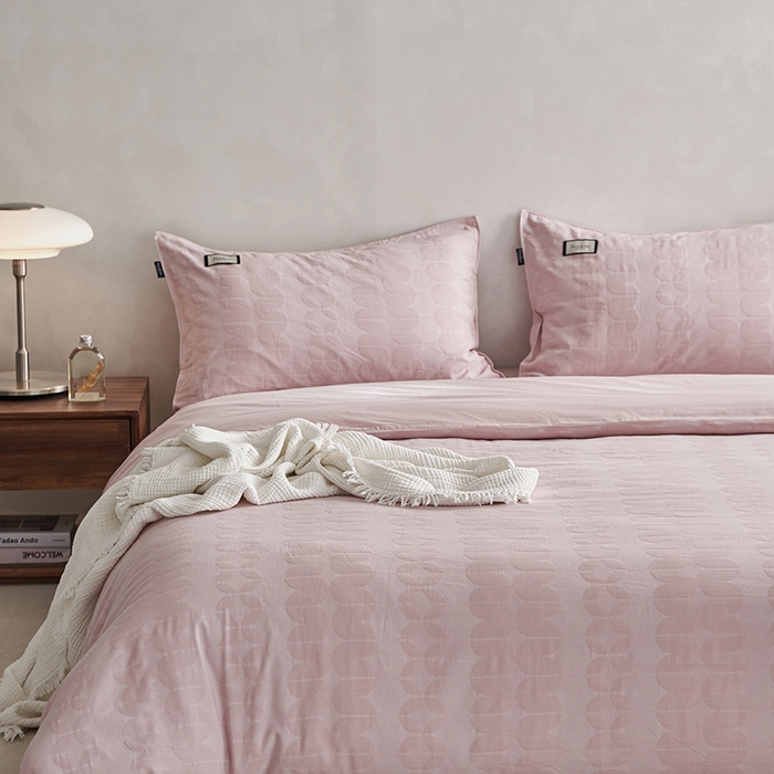 91家纺网 家纺一手货源 找家纺 宜代光年 2025新款三层纱60s水洗棉提花系列四件套 洛辰