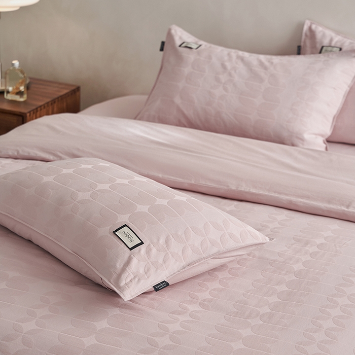 91家纺网 家纺一手货源 找家纺 宜代光年 2025新款三层纱60s水洗棉提花系列四件套 洛辰