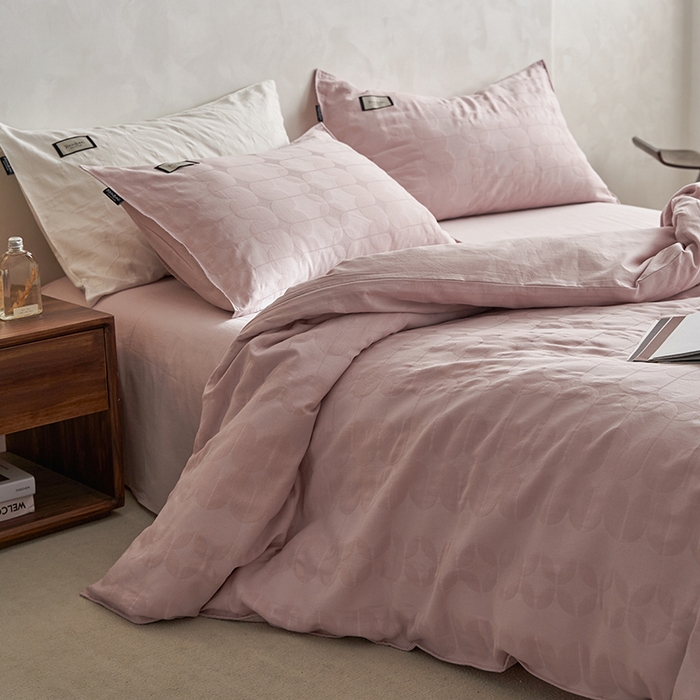 91家纺网 家纺一手货源 找家纺 宜代光年 2025新款三层纱60s水洗棉提花系列四件套 洛辰