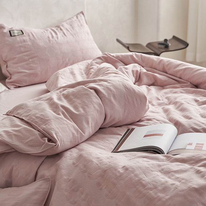 91家纺网 家纺一手货源 找家纺 宜代光年 2025新款三层纱60s水洗棉提花系列四件套 洛辰