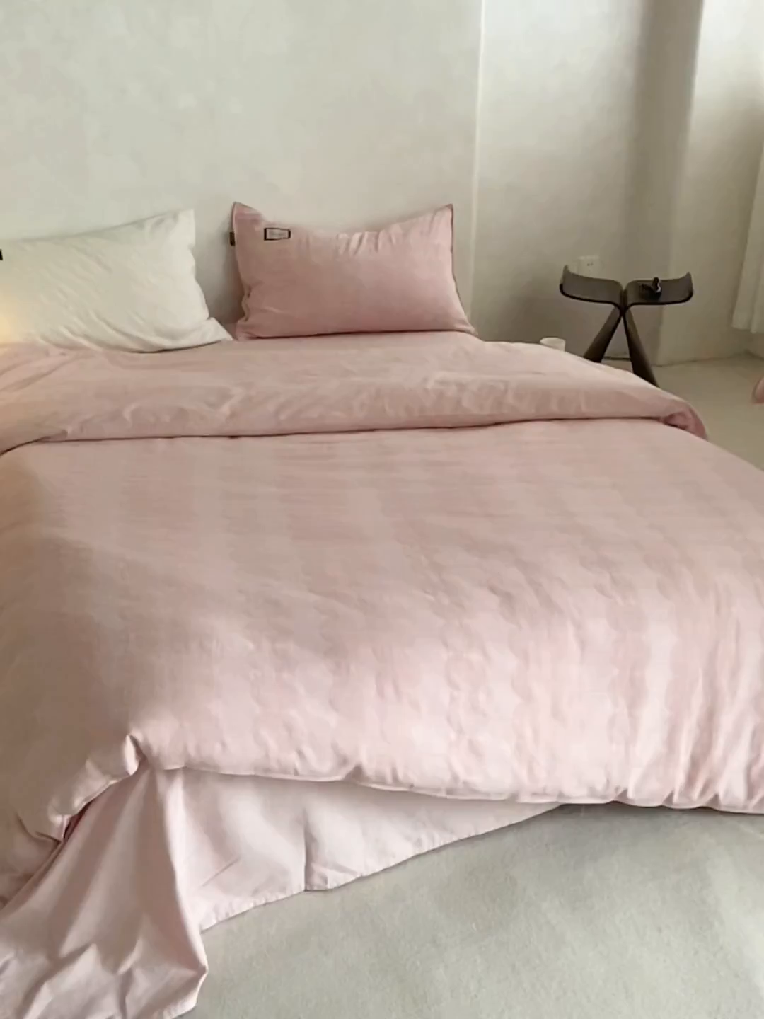 91家纺网 家纺一手货源 找家纺 宜代光年 2025新款三层纱60s水洗棉提花系列四件套 洛辰