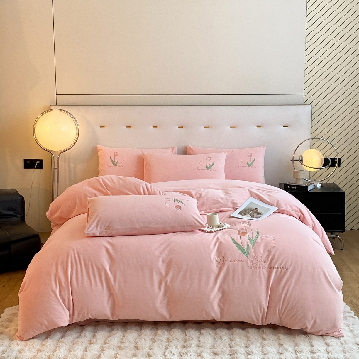 91家纺网 家纺一手货源 找家纺 如一 2025新款水晶绒刺绣四件套 郁金香-蜜桃粉