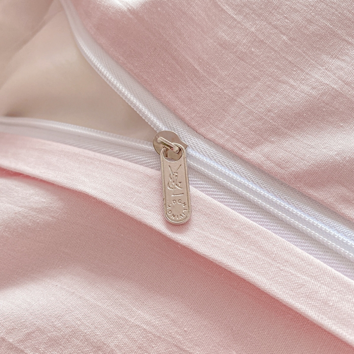 91家纺网 家纺一手货源 找家纺 宜代光年 2025新款三层纱60s水洗棉提花系列四件套 玫瑰粉