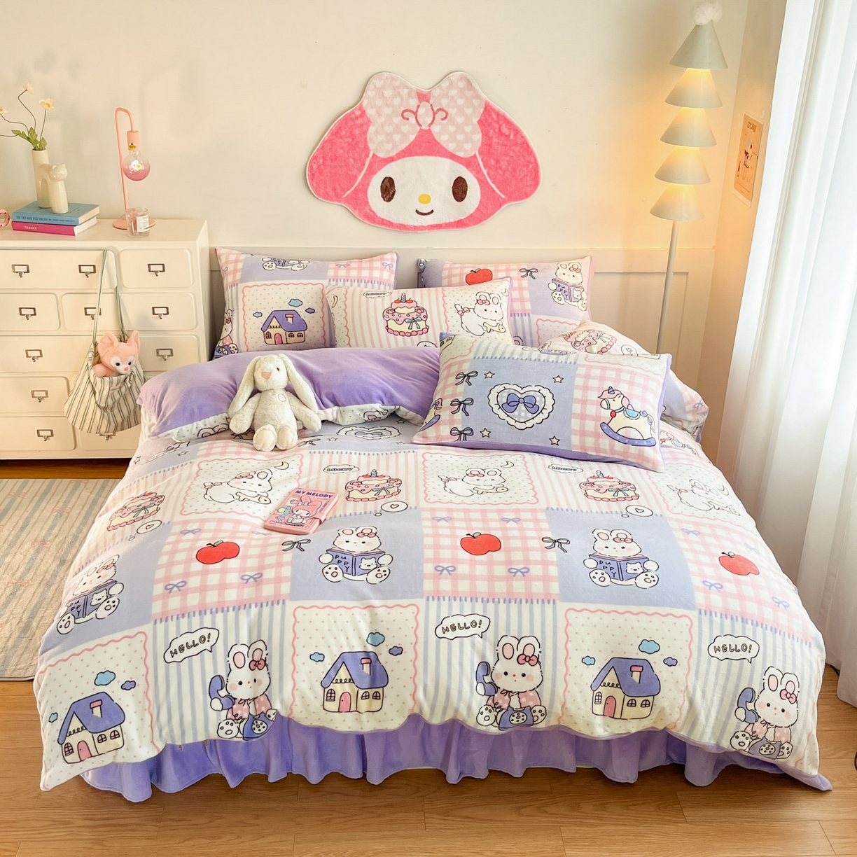 91家纺网 家纺一手货源 找家纺 摩妮卡 2025新款牛奶绒印花夹棉床盖印花四件套 萌兔小屋