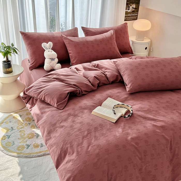 91家纺网 家纺一手货源 找家纺 宜代光年 2025新款三层纱60s水洗棉提花系列四件套 玫瑰佳人-红