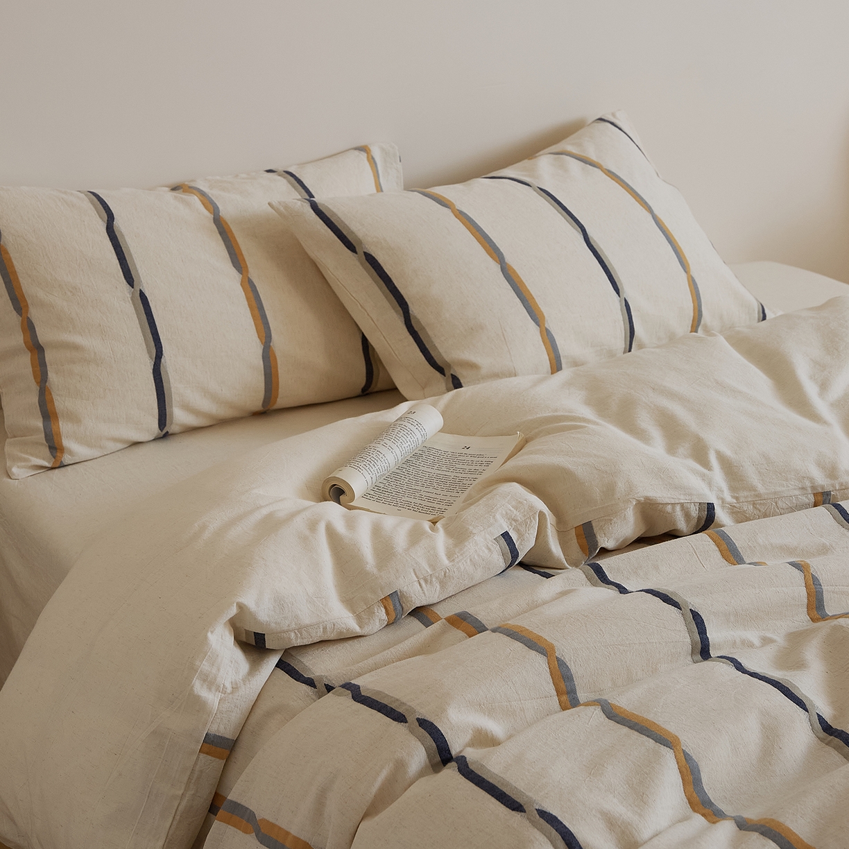 91家纺网 家纺一手货源 找家纺 原研家居 2025新款棉麻色织条纹系列四件套 棉麻黄条