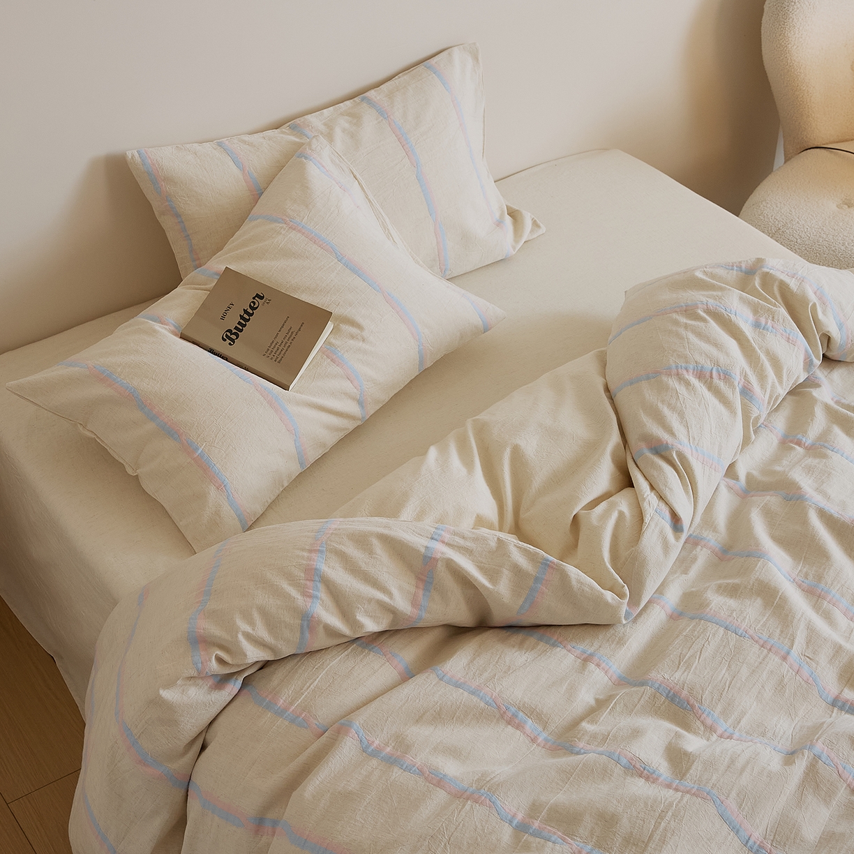 91家纺网 家纺一手货源 找家纺 原研家居 2025新款棉麻色织条纹系列四件套 棉麻粉条