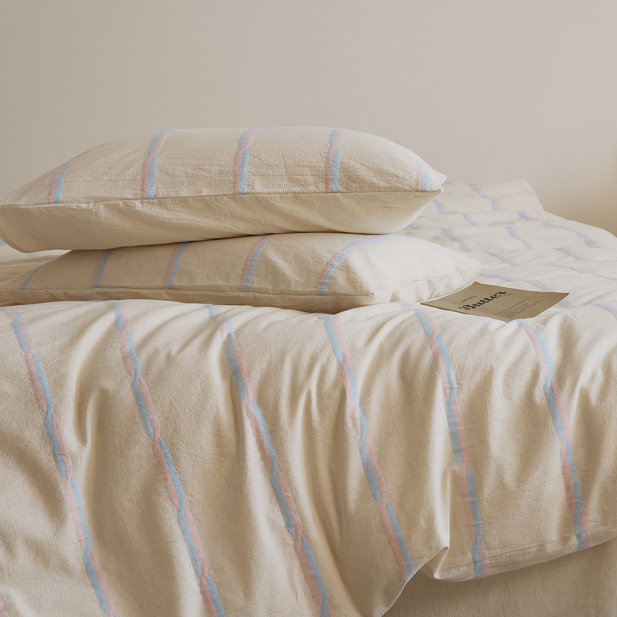 91家纺网 家纺一手货源 找家纺 原研家居 2025新款棉麻色织条纹系列四件套 棉麻粉条