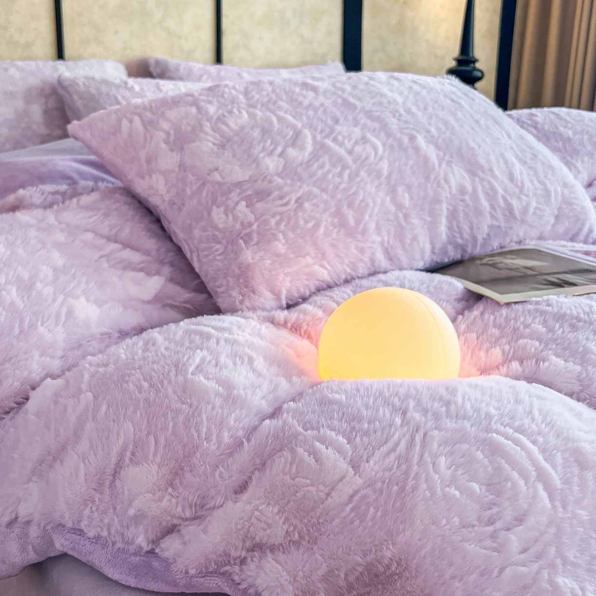 91家纺网 家纺一手货源 找家纺 畅畅家纺 2025新款冬季立体烂花兔毛绒床单床笠四件套-佳人有约系列 佳人有约-浅紫