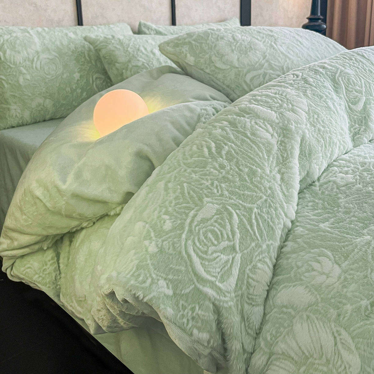 91家纺网 家纺一手货源 找家纺 畅畅家纺 2025新款冬季立体烂花兔毛绒床单床笠四件套-佳人有约系列 佳人有约-青柠绿