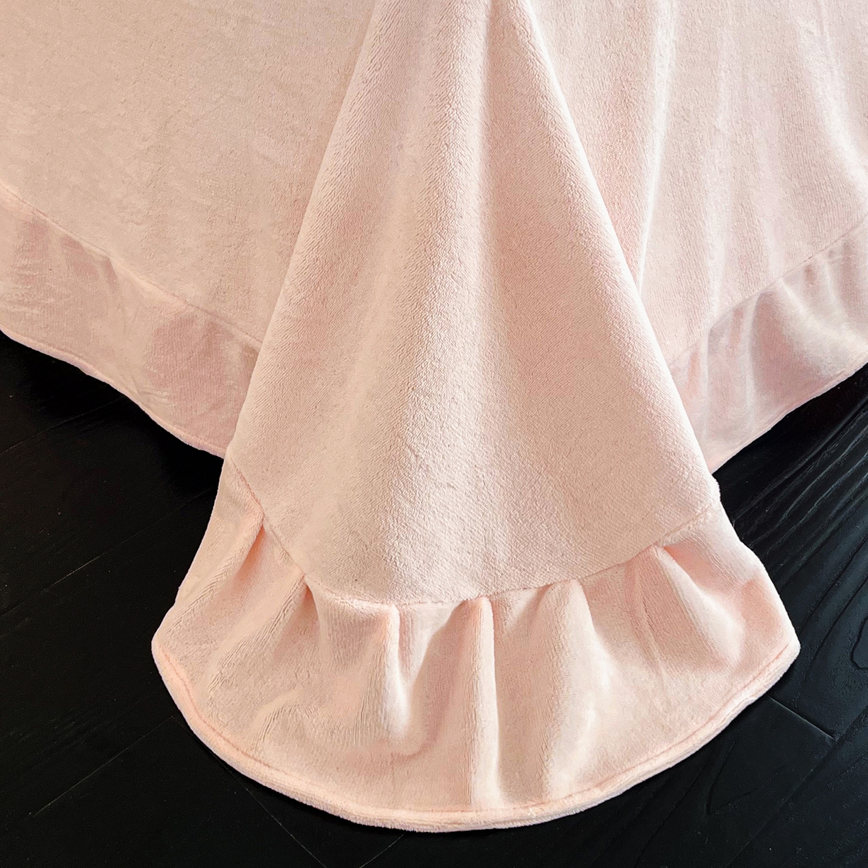 91家纺网 家纺一手货源 找家纺 畅畅家纺 2025新款冬季立体烂花兔毛绒床单床笠四件套-佳人有约系列 佳人有约-樱花粉