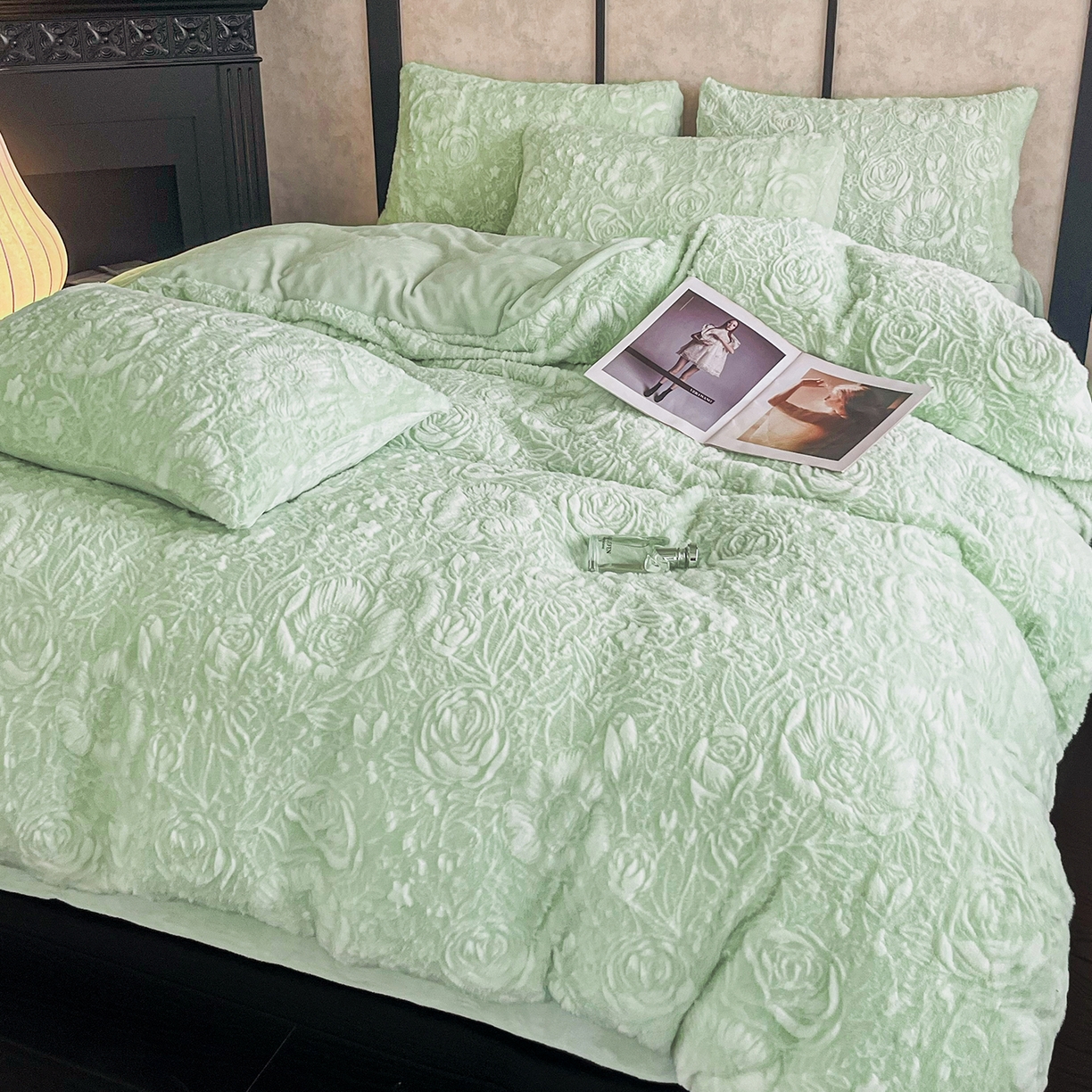 91家纺网 家纺一手货源 找家纺 畅畅家纺 2025新款冬季立体烂花兔毛绒床单床笠四件套-佳人有约系列 佳人有约-青柠绿