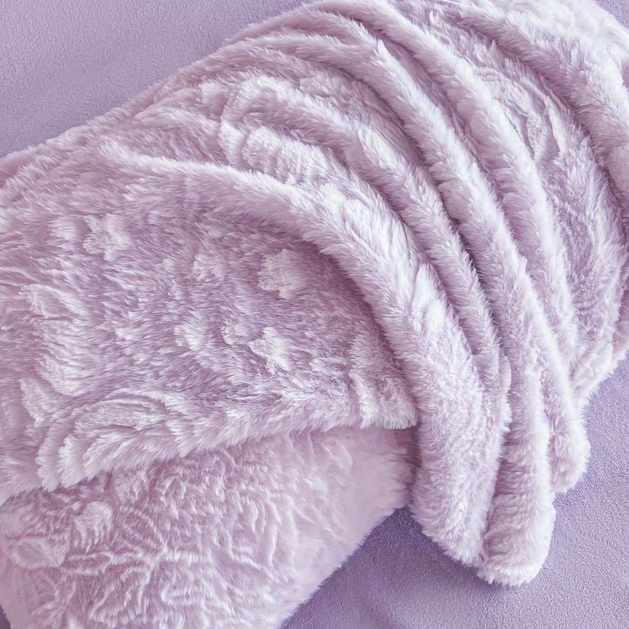 91家纺网 家纺一手货源 找家纺 畅畅家纺 2025新款冬季立体烂花兔毛绒床单床笠四件套-佳人有约系列 佳人有约-浅紫