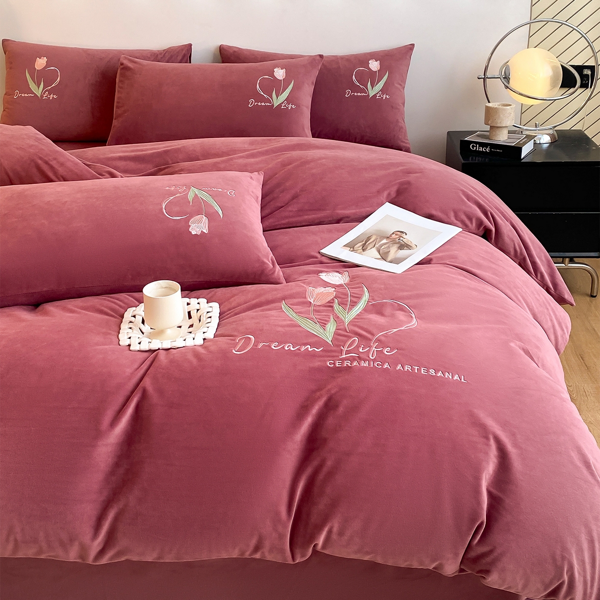 91家纺网 家纺一手货源 找家纺 如一 2025新款水晶绒刺绣四件套 郁金香-胭脂粉