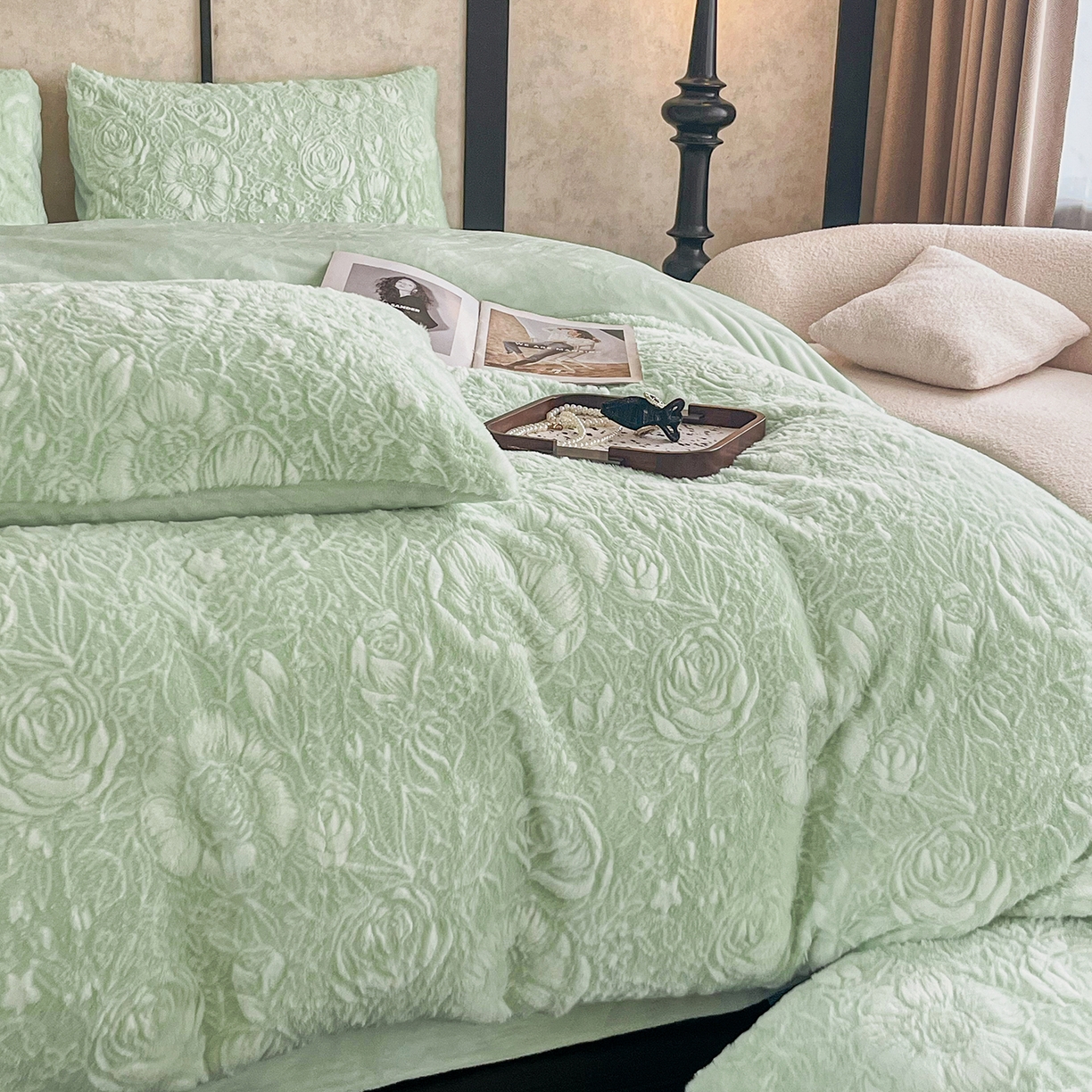 91家纺网 家纺一手货源 找家纺 畅畅家纺 2025新款冬季立体烂花兔毛绒床单床笠四件套-佳人有约系列 佳人有约-青柠绿
