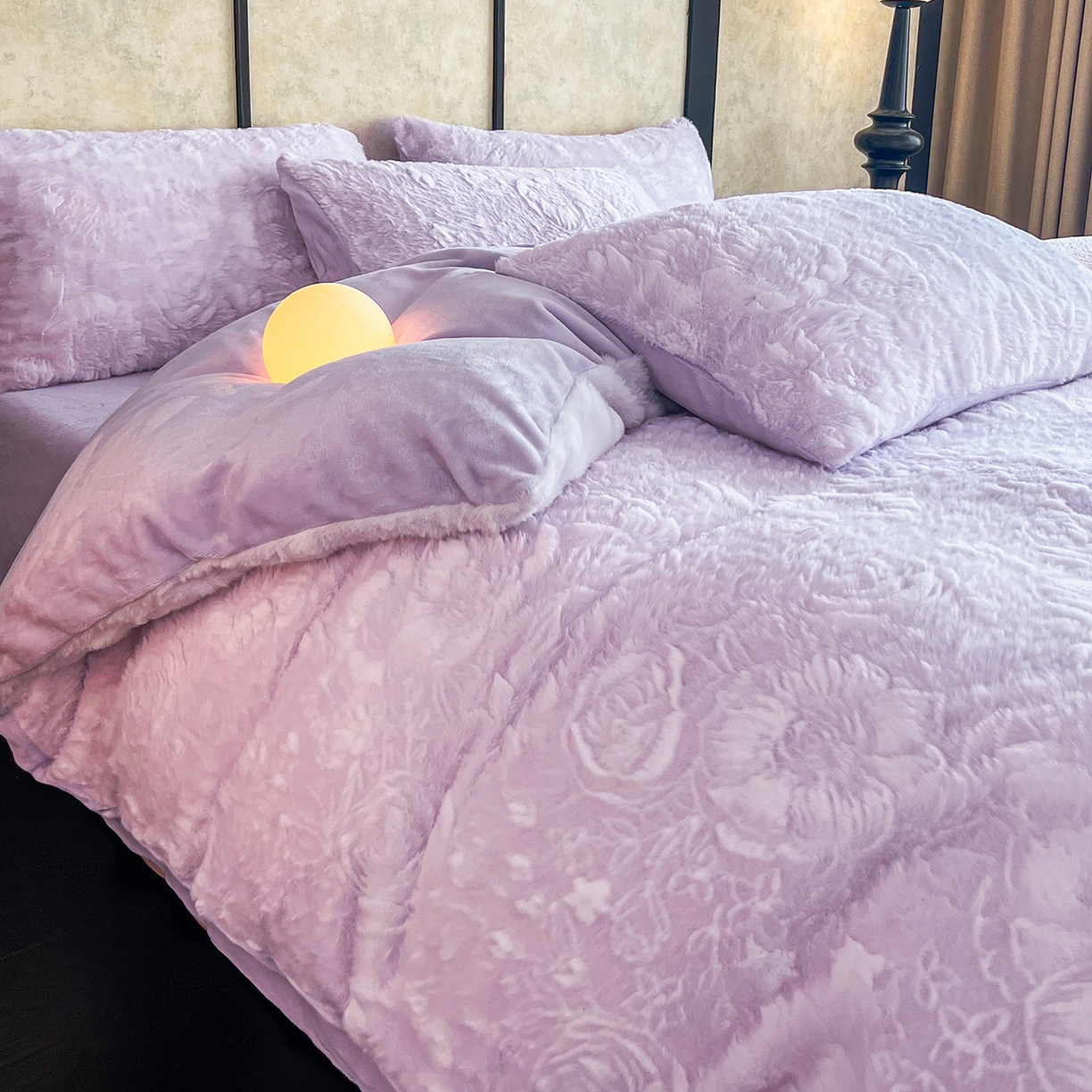 91家纺网 家纺一手货源 找家纺 畅畅家纺 2025新款冬季立体烂花兔毛绒床单床笠四件套-佳人有约系列 佳人有约-浅紫