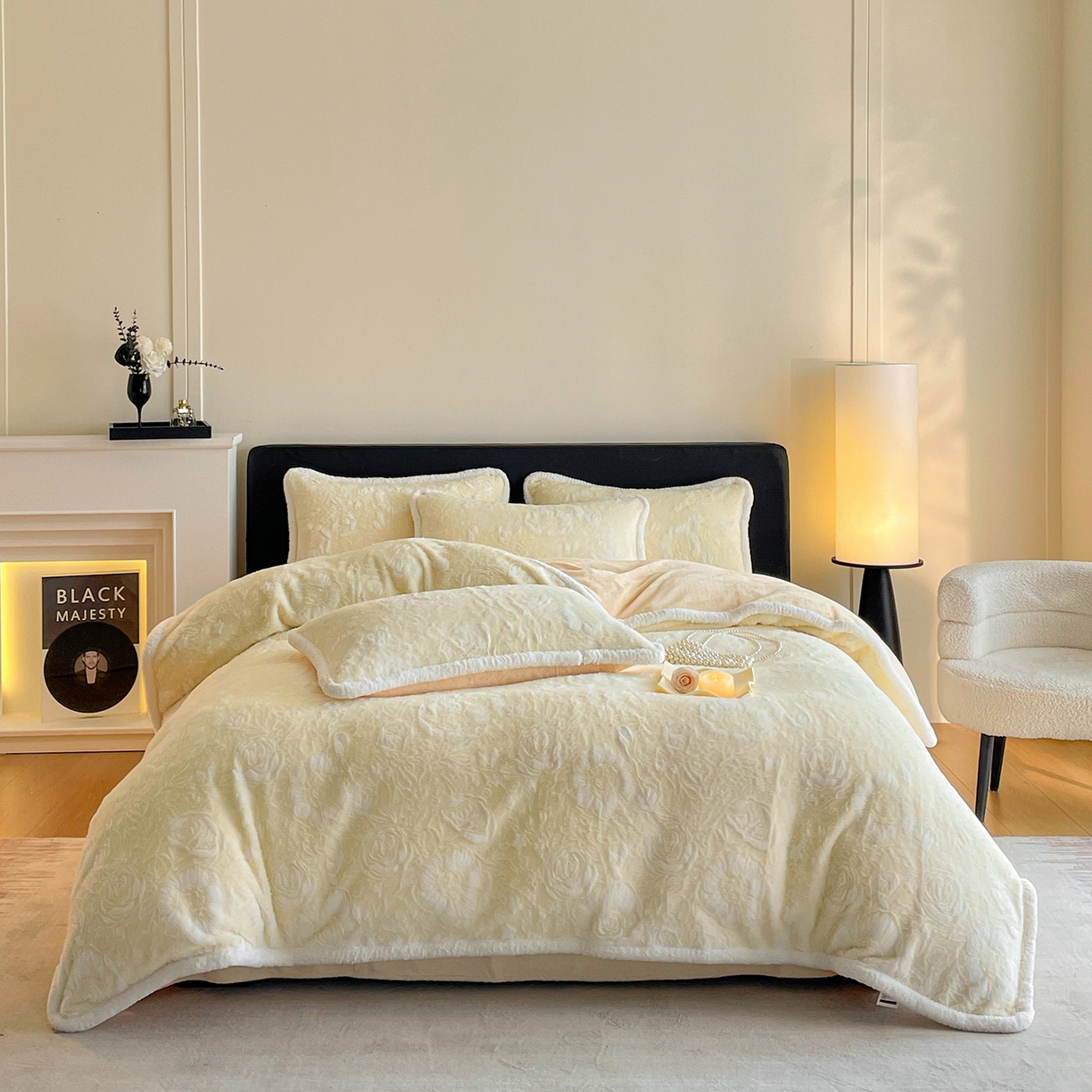 91家纺网 家纺一手货源 找家纺 畅畅家纺 2025新款立体烂花兔毛包边款四件套-经典玫瑰系列 经典玫瑰-浅米黄