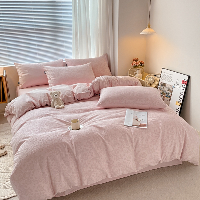 91家纺网 家纺一手货源 找家纺 宜代光年 2025新款60s水洗棉提花系列四件套 玫瑰粉