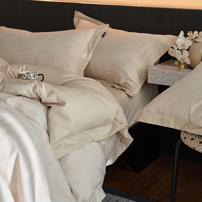 91家纺网 家纺一手货源 找家纺 （总）宜代光年 2025新款亚麻大提花贡缎磨毛四件套-拼角款