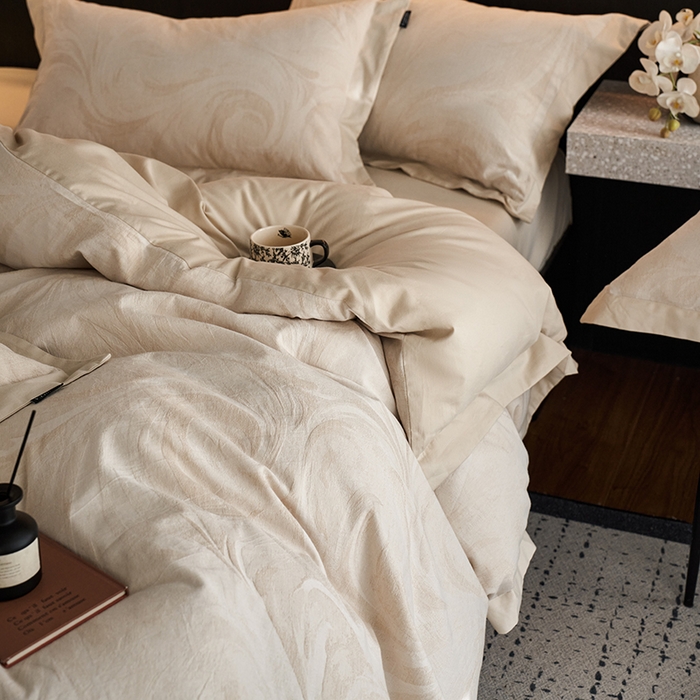 91家纺网 家纺一手货源 找家纺 （总）宜代光年 2025新款亚麻大提花贡缎磨毛四件套-拼角款