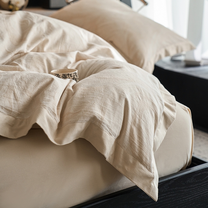 91家纺网 家纺一手货源 找家纺 宜代光年 2025新款亚麻大提花贡缎磨毛四件套-拼角款 云千-米麻