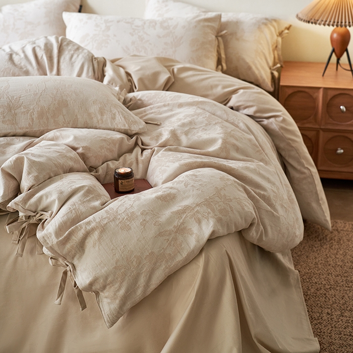 91家纺网 家纺一手货源 找家纺 宜代光年 2025新款亚麻大提花贡缎磨毛四件套-侘寂风 观花芷-米麻