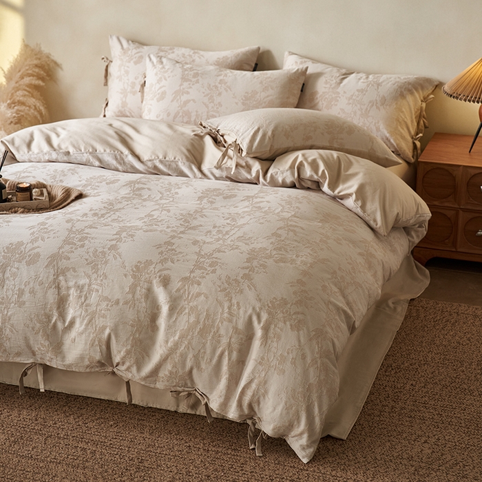 91家纺网 家纺一手货源 找家纺 宜代光年 2025新款亚麻大提花贡缎磨毛四件套-侘寂风 观花芷-米麻