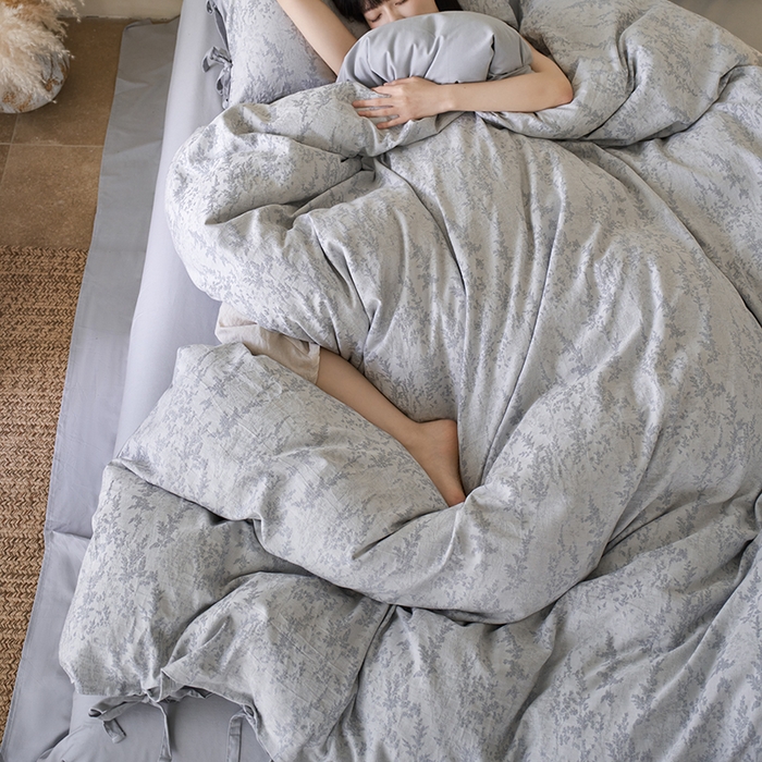 91家纺网 家纺一手货源 找家纺 宜代光年 2025新款亚麻大提花贡缎磨毛四件套-侘寂风 清玉絮-鲜蓝