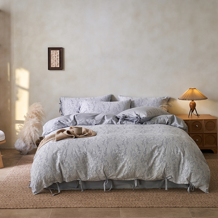 91家纺网 家纺一手货源 找家纺 宜代光年 2025新款亚麻大提花贡缎磨毛四件套-侘寂风 清玉絮-鲜蓝