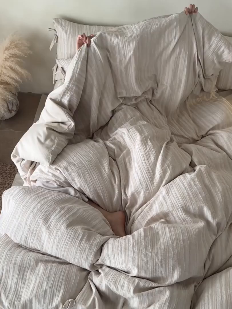 91家纺网 家纺一手货源 找家纺 宜代光年 2025新款亚麻大提花贡缎磨毛四件套-侘寂风 素简