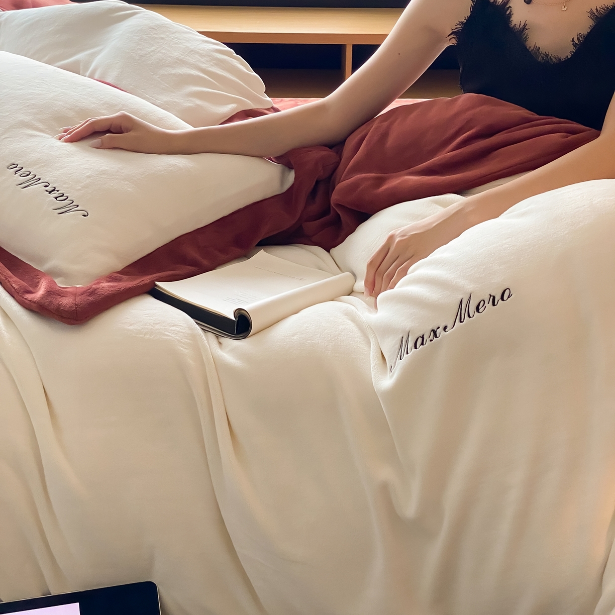 91家纺网 家纺一手货源 找家纺 馨蕊家居 2025秋冬新款轻奢煦暖绒系列-绒云舒（券后控价238/258) 云舒-栗子咖