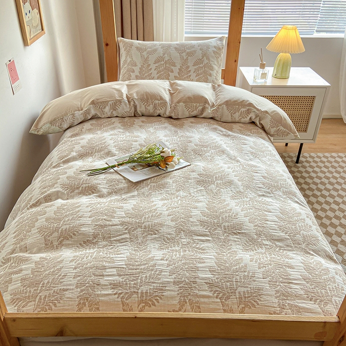 91家纺网 家纺一手货源 找家纺 宜代光年 2025新款60S水洗棉提花学生季三件套 镜中叶-米