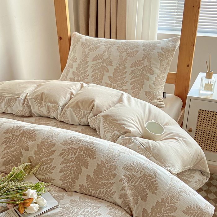 91家纺网 家纺一手货源 找家纺 宜代光年 2025新款60S水洗棉提花学生季三件套 镜中叶-米