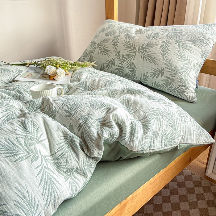 91家纺网 家纺一手货源 找家纺 宜代光年 2025新款60S水洗棉提花学生季三件套 居有竹