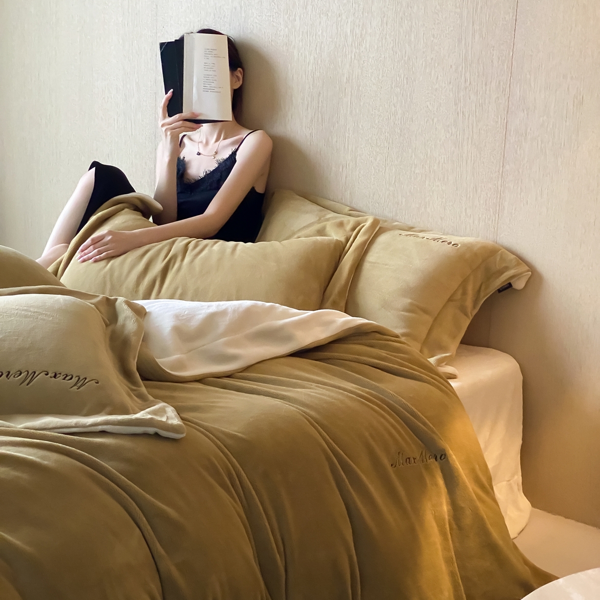 91家纺网 家纺一手货源 找家纺 馨蕊家居 2025秋冬新款轻奢煦暖绒系列-绒云舒（券后控价238/258) 云舒-淡盐杏