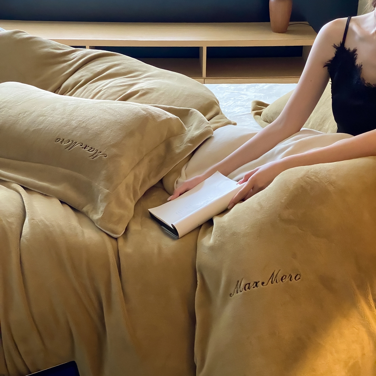 91家纺网 家纺一手货源 找家纺 馨蕊家居 2025秋冬新款轻奢煦暖绒系列-绒云舒（券后控价238/258) 云舒-淡盐杏