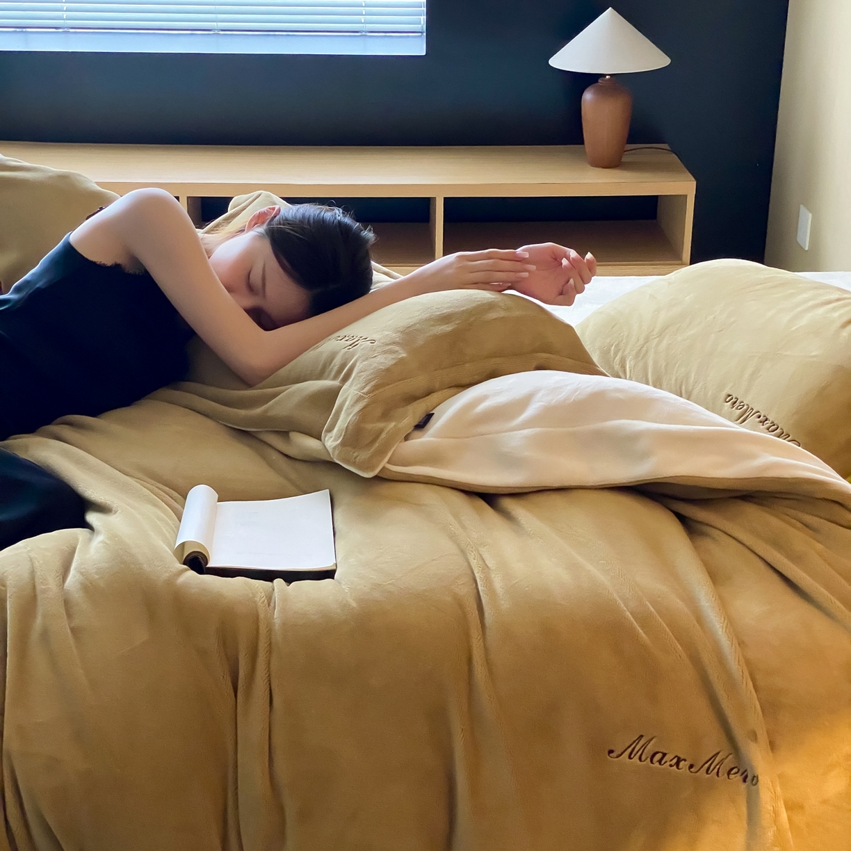 91家纺网 家纺一手货源 找家纺 馨蕊家居 2025秋冬新款轻奢煦暖绒系列-绒云舒（券后控价238/258) 云舒-淡盐杏