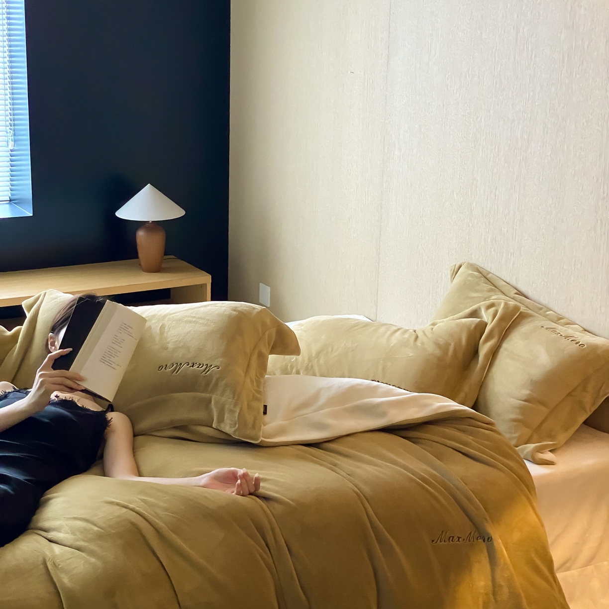 91家纺网 家纺一手货源 找家纺 馨蕊家居 2025秋冬新款轻奢煦暖绒系列-绒云舒（券后控价238/258) 云舒-淡盐杏