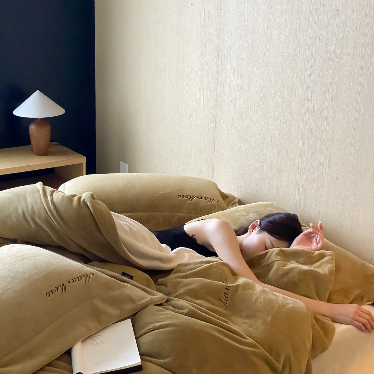 91家纺网 家纺一手货源 找家纺 馨蕊家居 2025秋冬新款轻奢煦暖绒系列-绒云舒（券后控价238/258) 云舒-淡盐杏