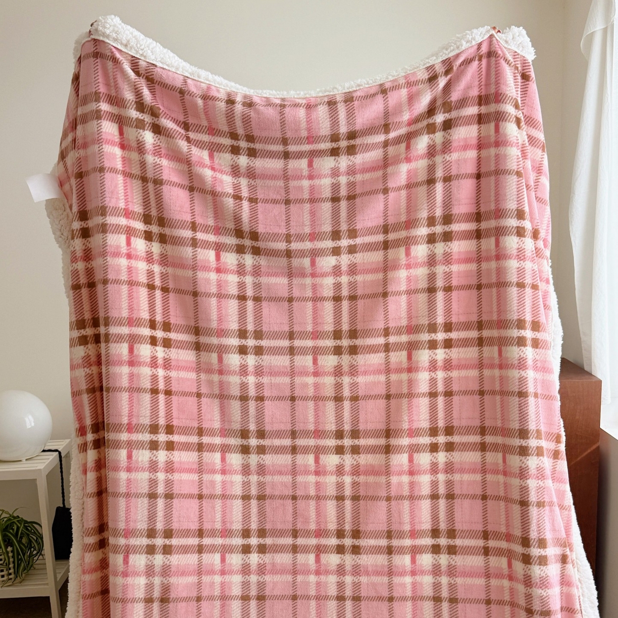 91家纺网 家纺一手货源 找家纺 顾里家纺 2025新款复古格系羊羔绒毯毯子（70*100cm会员11元 100*150cm会员19元 150*200cm会员34元 200*230cm会员43元） 雾岛糖霜