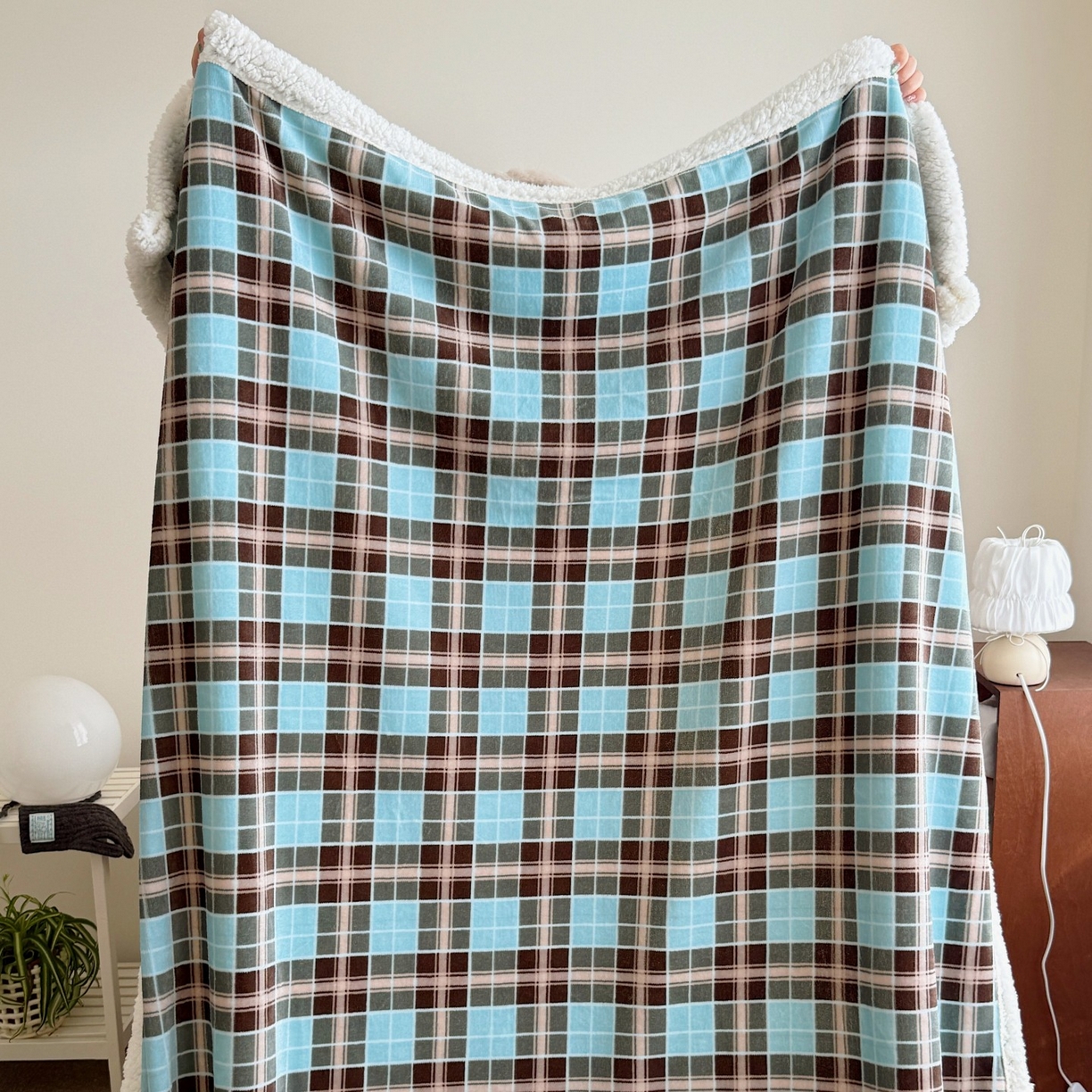 91家纺网 家纺一手货源 找家纺 顾里家纺 2025新款复古格系羊羔绒毯毯子（70*100cm会员11元 100*150cm会员19元 150*200cm会员34元 200*230cm会员43元） 薄荷甜巧