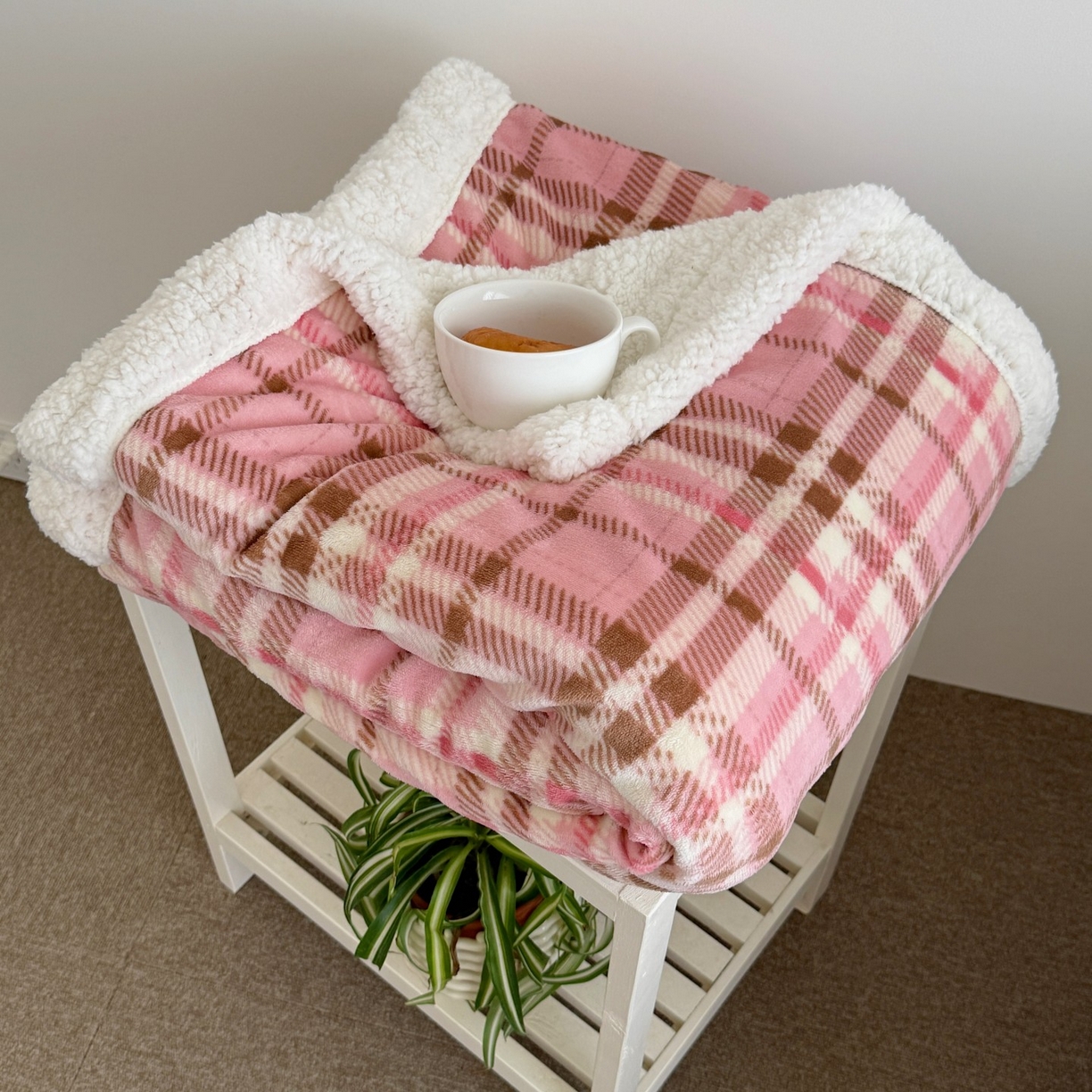 91家纺网 家纺一手货源 找家纺 顾里家纺 2025新款复古格系羊羔绒毯毯子（70*100cm会员11元 100*150cm会员19元 150*200cm会员34元 200*230cm会员43元） 组合