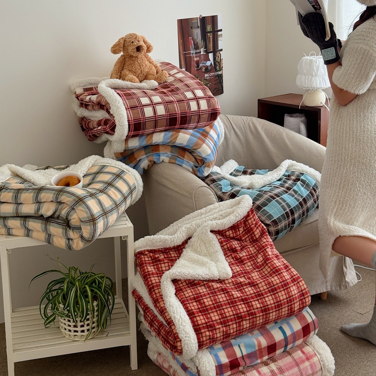 91家纺网 家纺一手货源 找家纺 顾里家纺 2025新款复古格系羊羔绒毯毯子（70*100cm会员11元 100*150cm会员19元 150*200cm会员34元 200*230cm会员43元） 组合