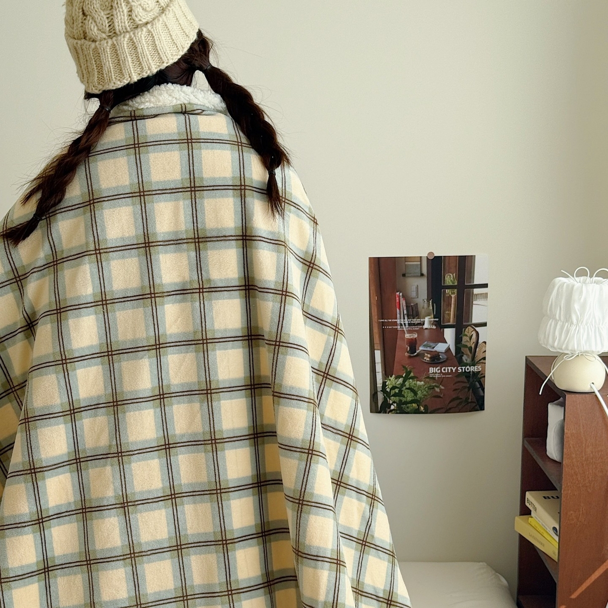 91家纺网 家纺一手货源 找家纺 顾里家纺 2025新款复古格系羊羔绒毯毯子（70*100cm会员11元 100*150cm会员19元 150*200cm会员34元 200*230cm会员43元） 松露奶昔